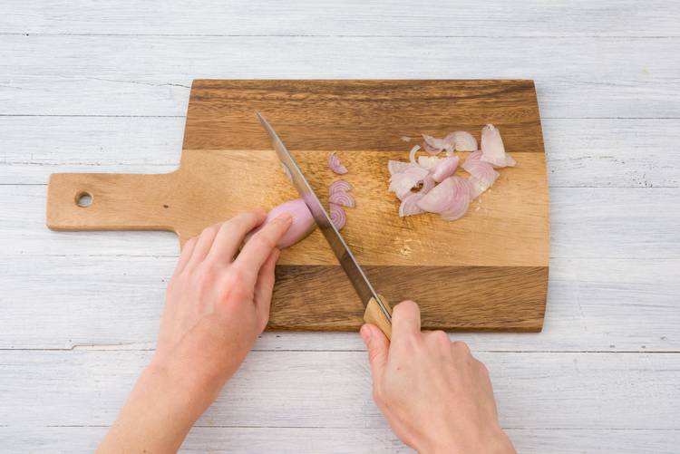 Slice the shallot