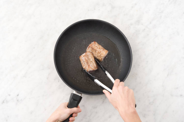 Schweinefilet scharf anbraten