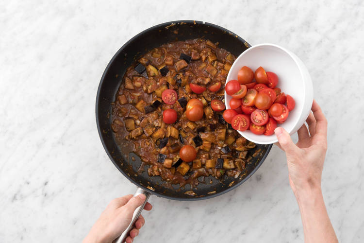 Ajoutez les tomates cerises