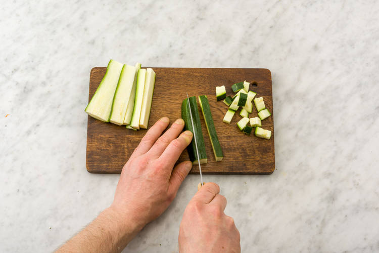 Prep courgette.