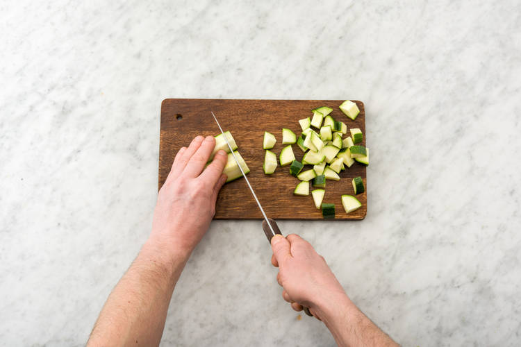 Prepare the zucchini