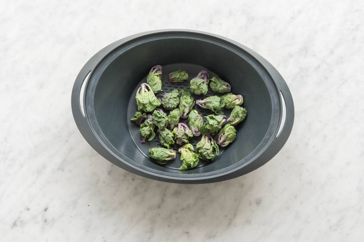 Kalette im Varoma-Behälter verteilen