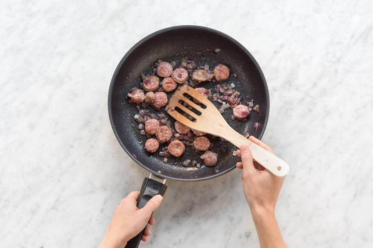 Salsiccia-Scheiben mitbraten