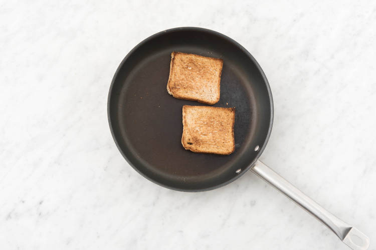 Toast rösten