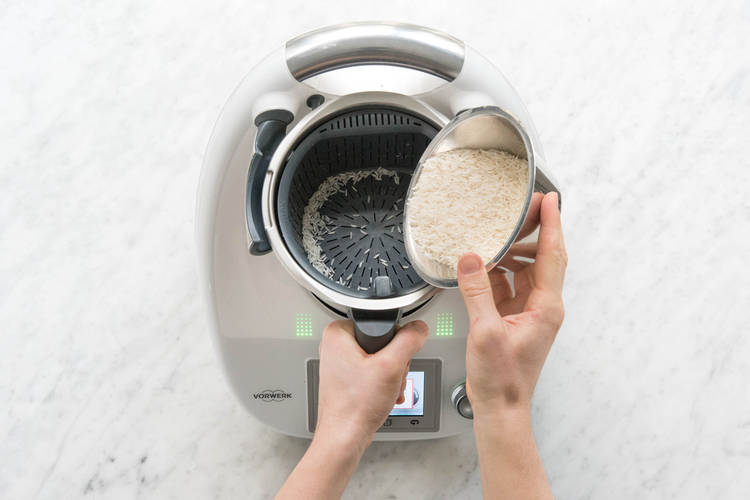 Basmatireis in den Gareinsatz geben