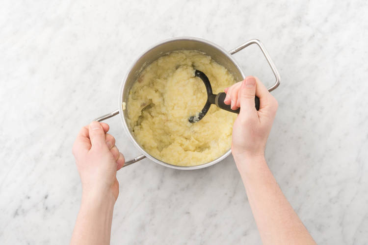 Make cauliflower mash