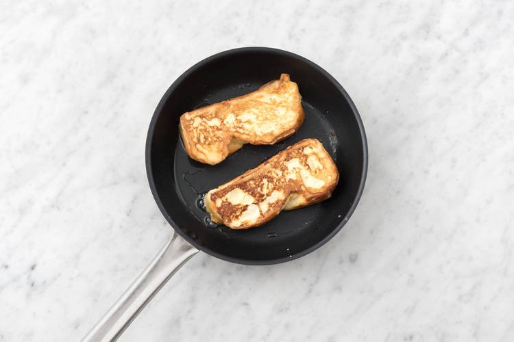 Bak de suikerbol 2 – 3 minuten aan elke kant.