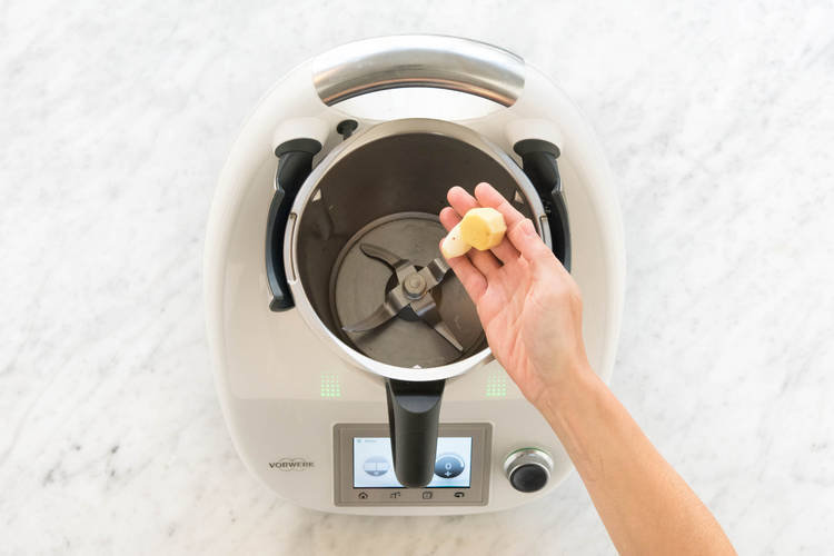 Beides in den Mixtopf geben