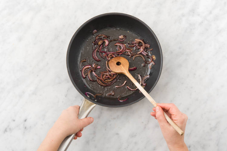 PREPARE THE ONION JAM