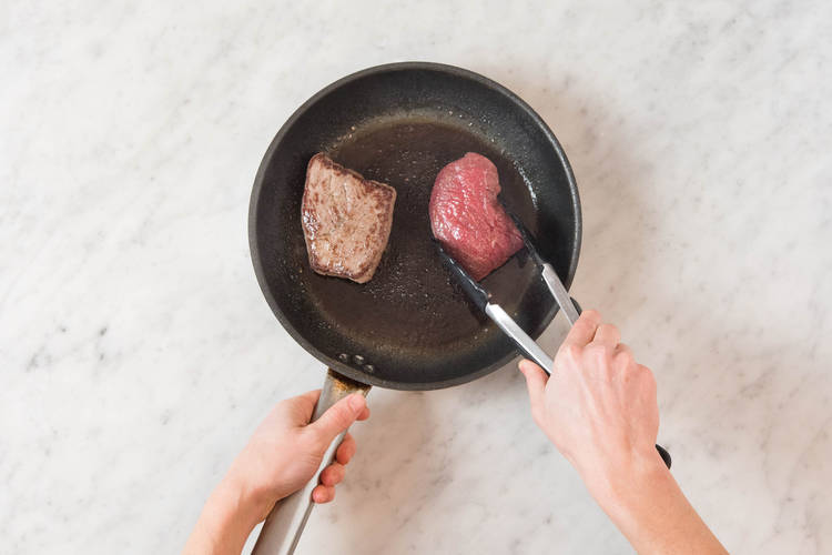 Steaks anbraten