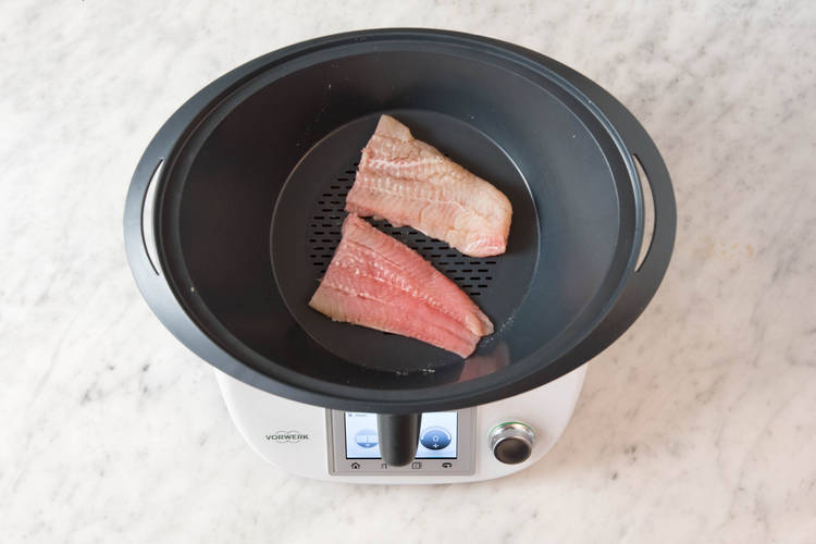 Filet in Varoma legen