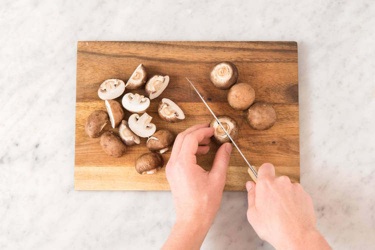 Champignons schneiden