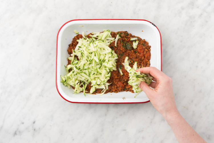 ASSEMBLE THE LASAGNE