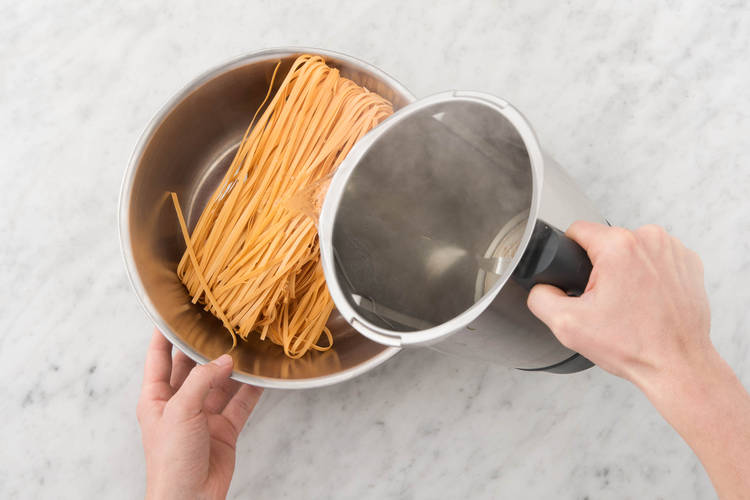 Nudeln garen