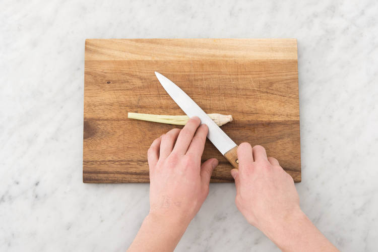 Zitronengras andrücken