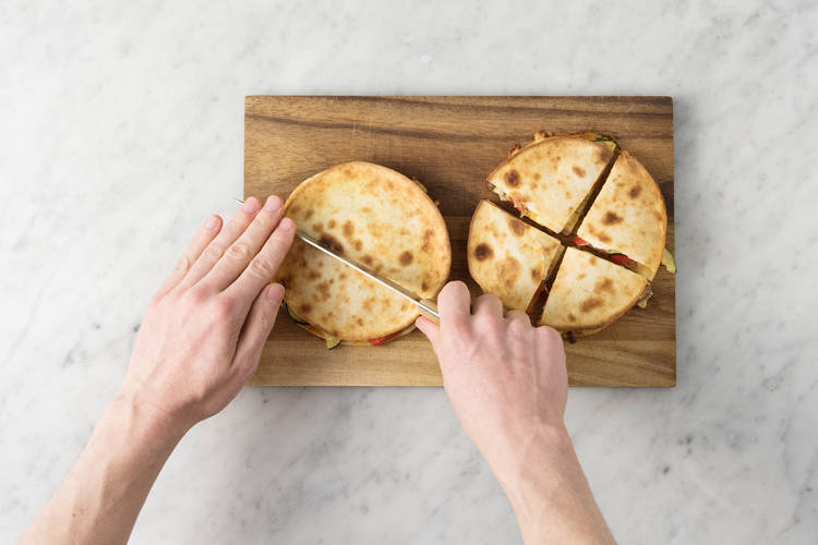 Quesadillas servieren