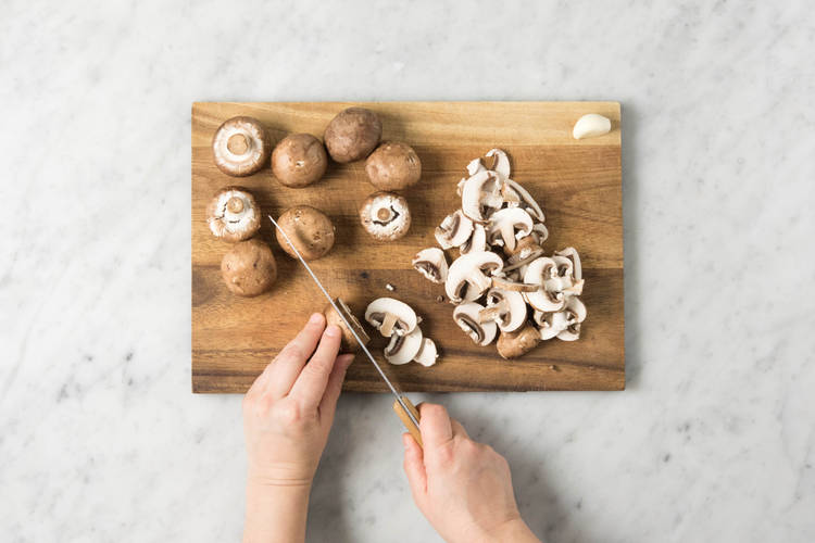 Champignons schneiden