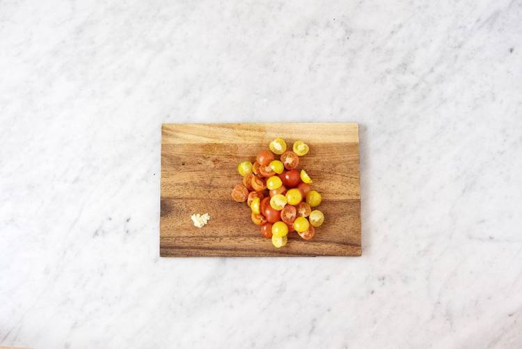 Cook Garlic and Tomatoes