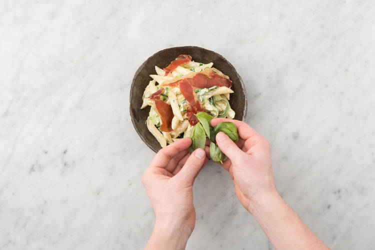 SERVE UP