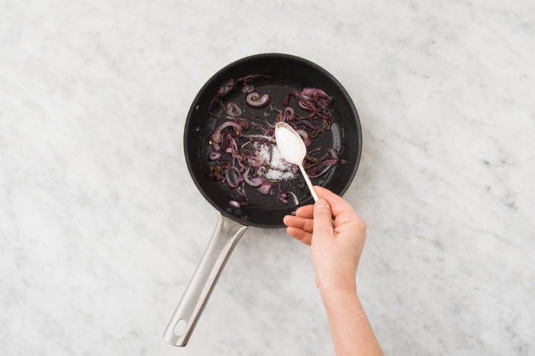 ZWIEBELADE KOCHEN