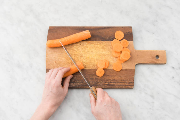 Karotte schneiden