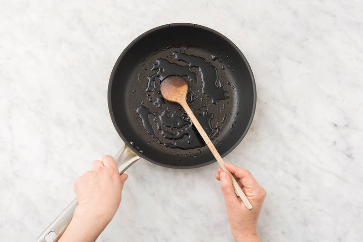 MAKE THE BALSAMIC GLAZE
