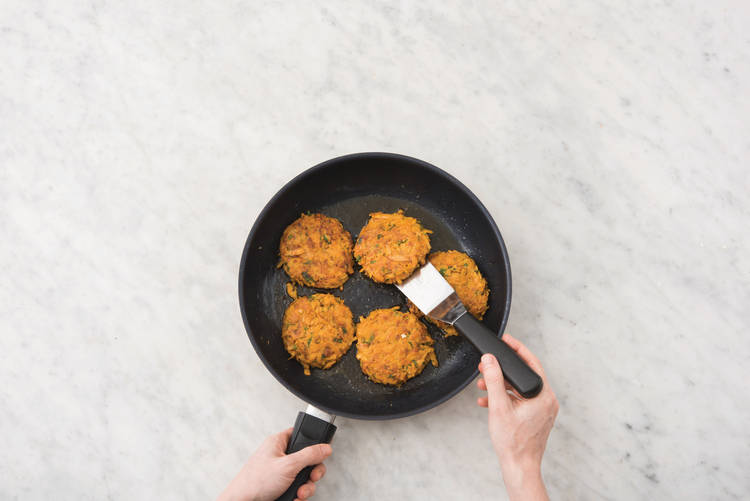 COOK THE FRITTERS