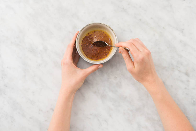 Make Chili Honey Oil