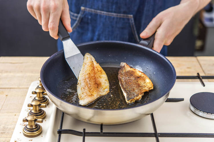 Fry the fish
