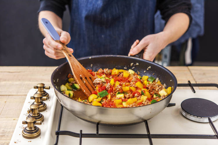 Simmer the ragu