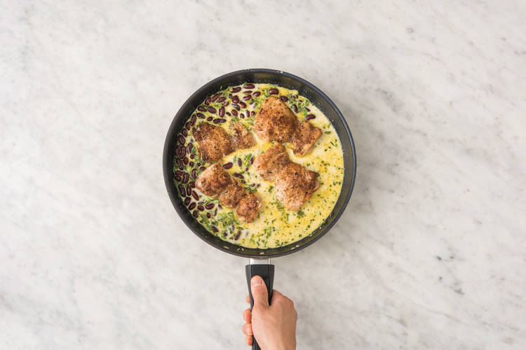 Cook the coconut-bean rice