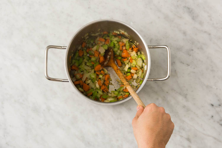 COOK MIREPOIX